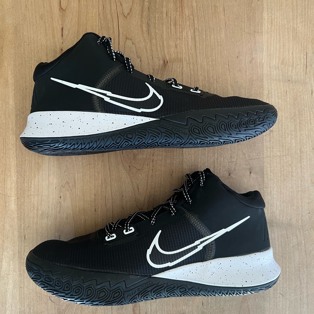 Nike Kyrie Irving Flytrap 4 Basketball Shoes Men’s 12 New!